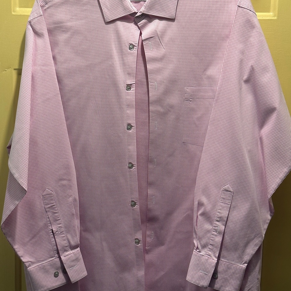 Van Heusen Pink Dress Shirt with Classic Style